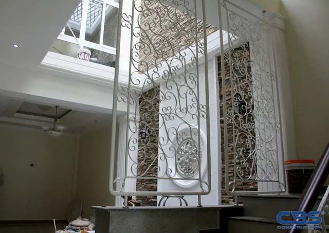 Xây dựng mới biệt thự phố cổ điển của gia đình chị Hạnh, Tân Bình — thi công
