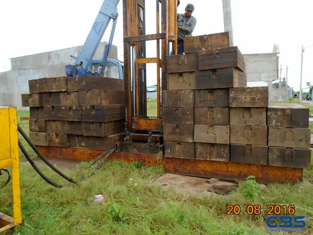 Xây dựng mới nhà anh Quân – Quận 9 — thi công
